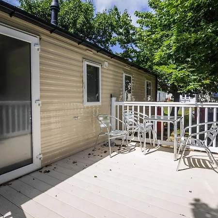 Caravan With Decking At Highfield Grange In Essex Ref 26452Ba Clacton-on-Sea Exterior photo