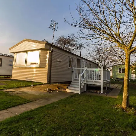 Caravan With Decking At Highfield Grange In Essex Ref 26452Ba Clacton-on-Sea Exterior photo