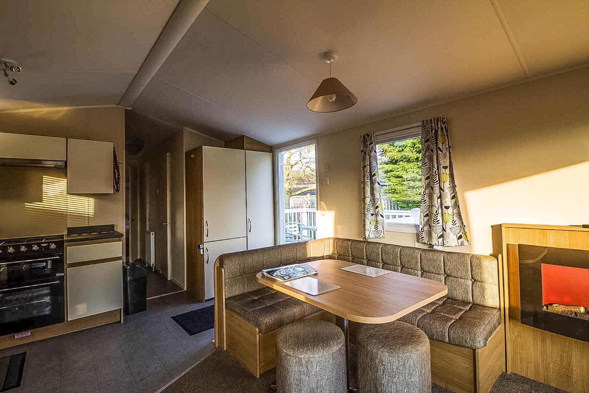 Caravan With Decking At Highfield Grange In Essex Ref 26452ba